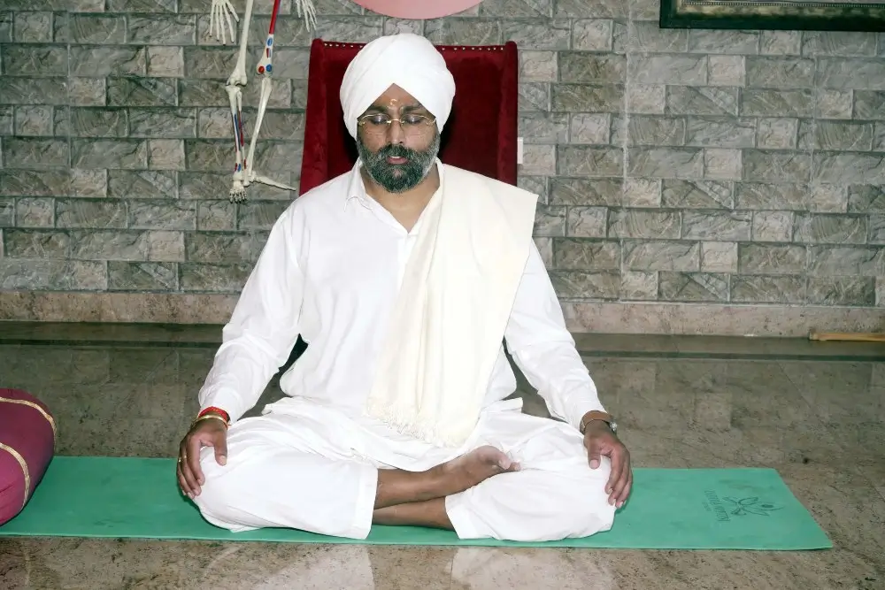 Dr. Aniruddh Guru Pratap Singh Chanting Mantras Dr. Aniruddh Guru Pratap Singh Chanting Mantras