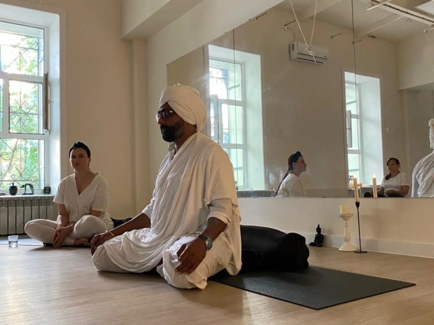 traditional yoga teacher in rishikesh traditional yoga teacher in rishikesh