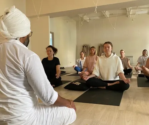 yoga meditation class in rishikesh yoga meditation class in rishikesh