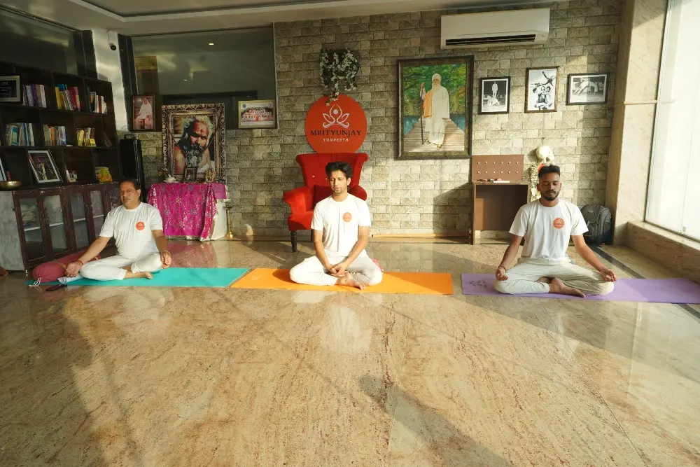 meditation practice at mrityunjay yogpeeth in rishikesh meditation practice at mrityunjay yogpeeth in rishikesh