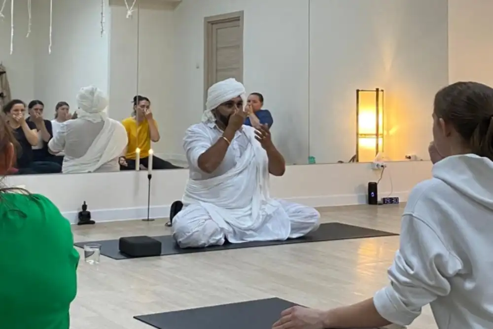 yoga guru teaching students at mrityunjay yogpeeth yoga guru teaching students at mrityunjay yogpeeth