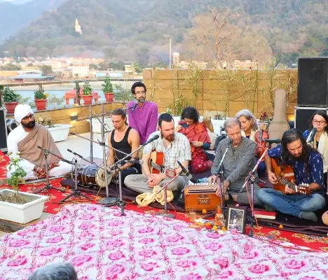 Mrityunjay Yogpeeth - Kirtan