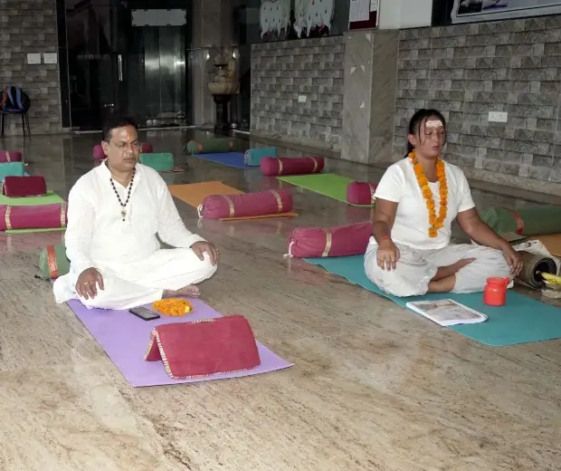 student during ayurveda retreat in rishikesh