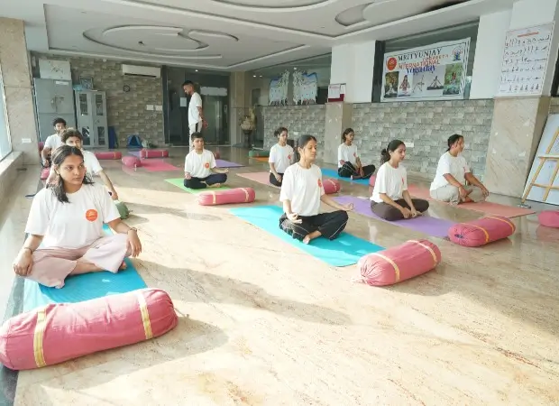 Why Choose Mrityunjay Yogpeeth in Rishikesh for Yoga Workshops